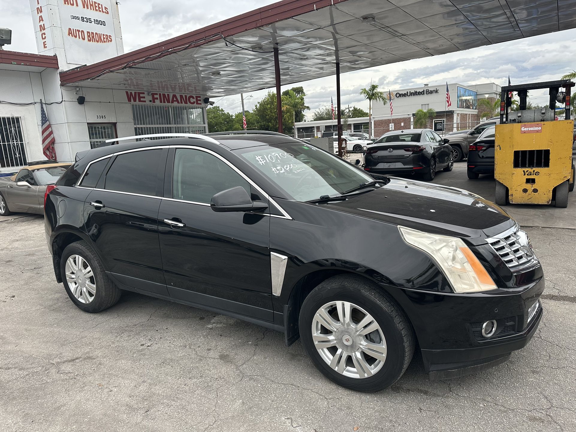 used 2014 cadillac srx - front view 3